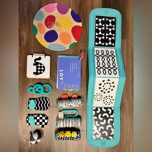 Lovevery The Looker Play Kit week 0-12 newborn